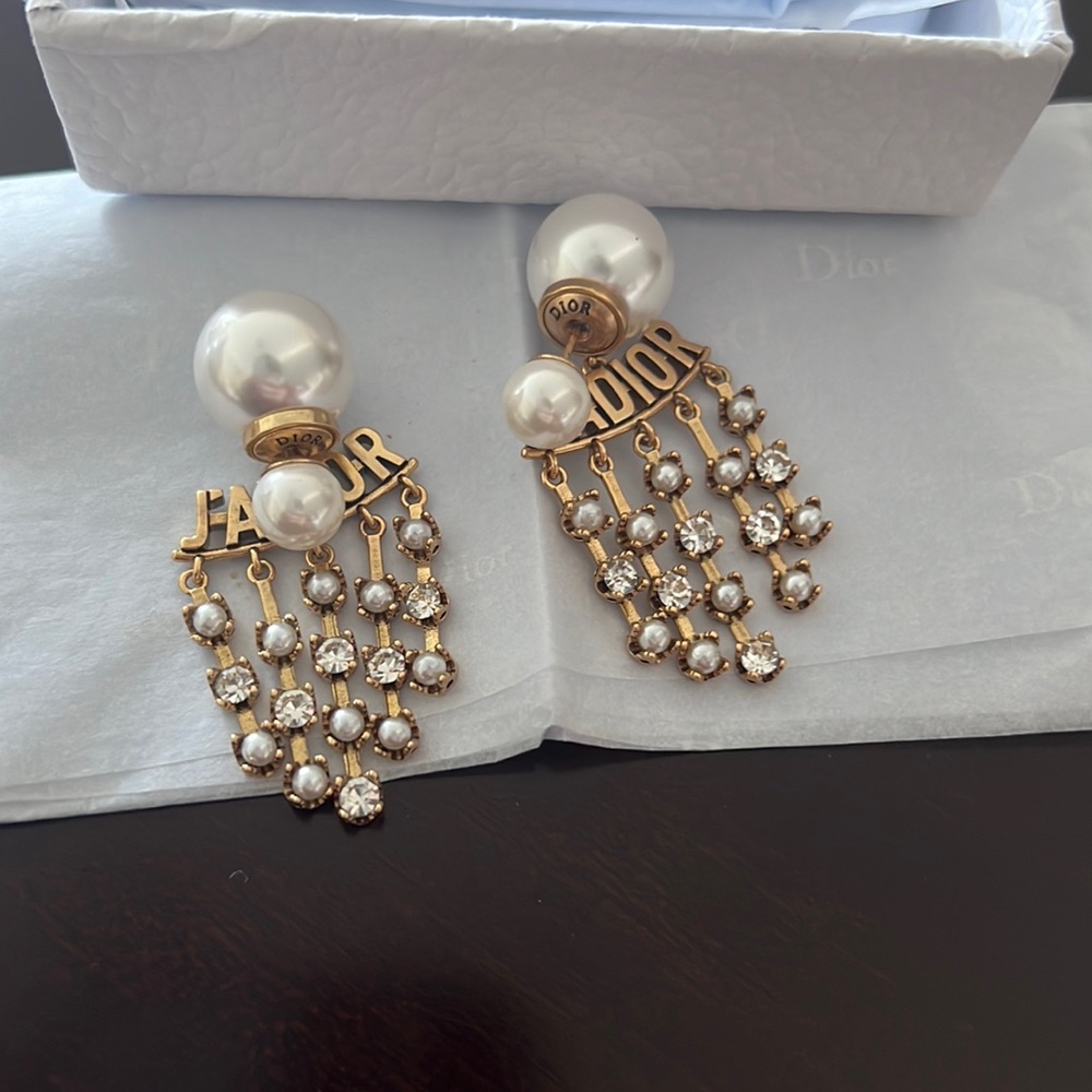 ♦️SOLD♦️DIOR Tribales Pearl Earrings